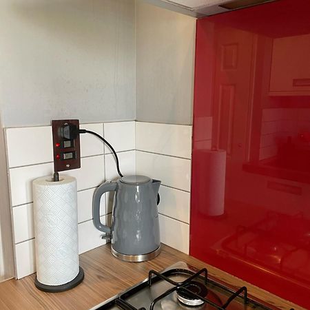 Top Floor 1 Bedroom Apartment With Views Over לונדון מראה חיצוני תמונה