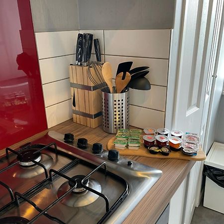 Top Floor 1 Bedroom Apartment With Views Over לונדון מראה חיצוני תמונה