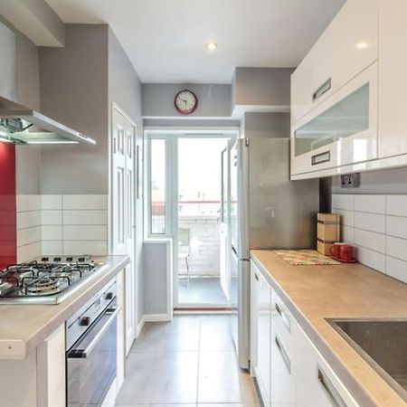 Top Floor 1 Bedroom Apartment With Views Over לונדון מראה חיצוני תמונה